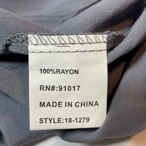 Solitaire Women's Medium Gray artisan Metallic Floral High-Low Button-Up Tunic S - Picture 8 of 8